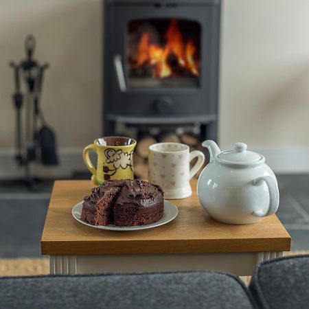 Luxury Cottage With Private Indoor Hot Tub+Woodlands Llanfyrnach Esterno foto