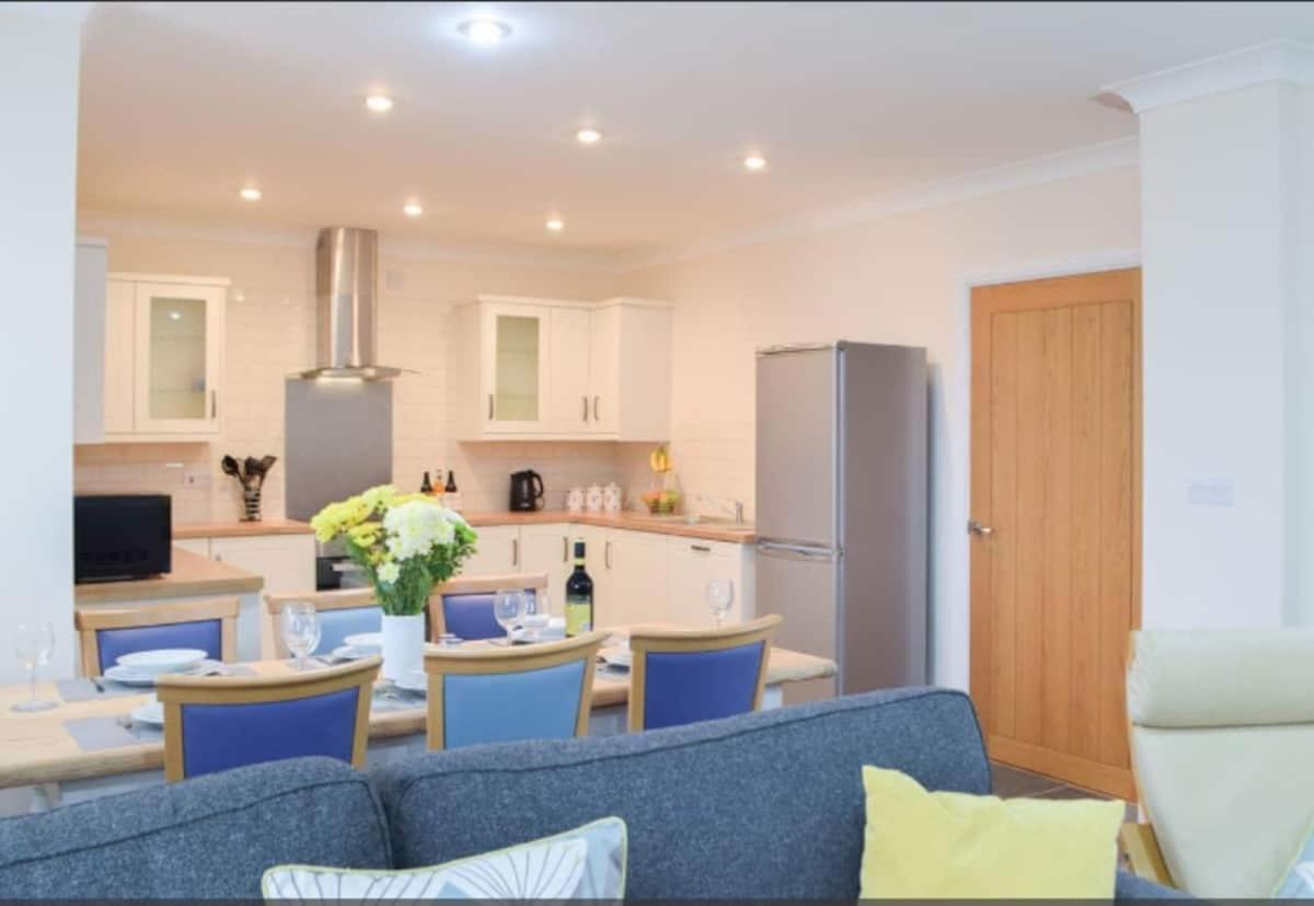 Luxury Cottage With Private Indoor Hot Tub+Woodlands Llanfyrnach Esterno foto