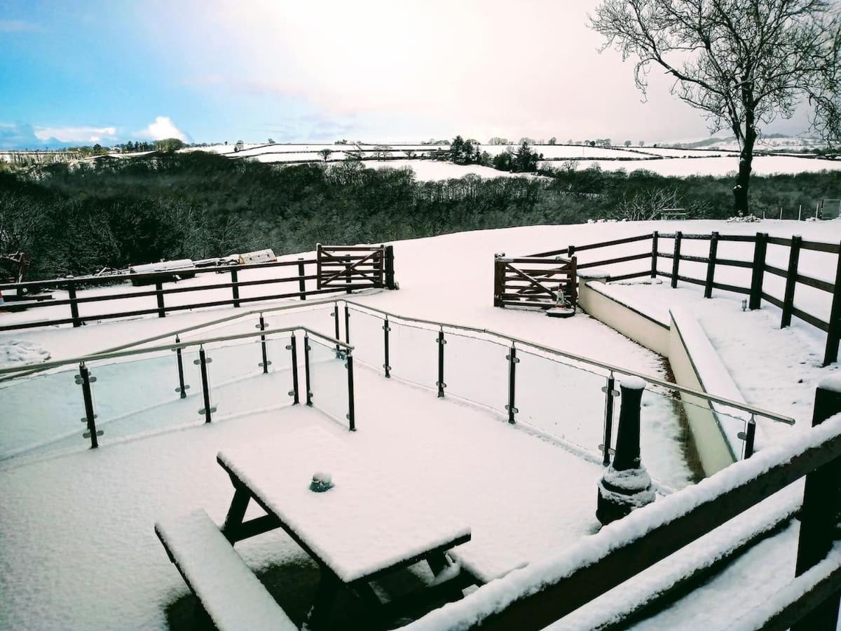 Luxury Cottage With Private Indoor Hot Tub+Woodlands Llanfyrnach Esterno foto